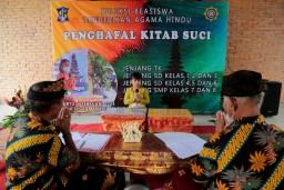 Pemkot Surabaya Buka Beasiswa Penghafal Kitab Suci Enam Agama