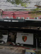 Asap Pekat Gegerkan Pelabuhan, Kebakaran Kecil Terjadi di Ruang Arsip Polres KP3 Tanjung Perak
