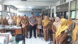 Menanamkan Kesadaran Generasi Muda, Satbinmas Polres pasuruan Lakukan Pembinaan Humanis di SMPN 1 Gempol 