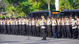 *Kapolrestabes Surabaya Pimpin Pengamanan May Day 2026, Tekankan Sikap Pelayanan Humanis*