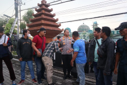 *May Day Kondusif, Kapolrestabes Surabaya Sampaikan Apresiasi untuk Serikat Pekerja dan Mahasiswa*