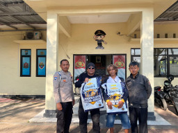 Polsek Taman Krocok Perkuat Ketahanan Pangan, Petani Terima Bantuan Bibit Jagung Berkualitas
