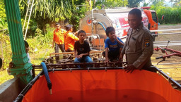 AKP Muktamar Pimpin Aksi Kemanusiaan, Warga Desa Jetis Terima Bantuan Air Bersih