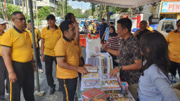 Semarak HUT ke-80 Bhayangkara, Polres Pelabuhan Tanjung Perak Gelar Bakti Kesehatan hingga Bazar Murah