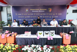 Polda Jatim Ungkap Tiga Kasus Kejahatan Sumber Daya Alam, Empat Tersangka Diamankan