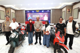 *Polda Jatim Kembalikan Motor Korban Curanmor dan Begal Tanpa Biaya*