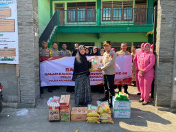 Sambut Hari Bhayangkara ke-80, Polsek Krembangan Gelar Bakti Religi dan Salurkan Sembako ke Panti Asuha