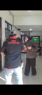 Tebar Kepedulian di Hari Jumat, Brikom Madas Nusantara Bagikan Air Minum Gratis kepada Masyarakat Bungurasih