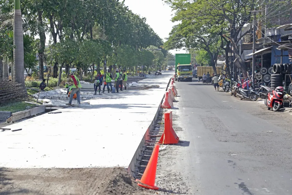 Pemkot Surabaya Prioritaskan Penanganan Banjir Sebelum Rigid Beton Jalan Tanjungsari