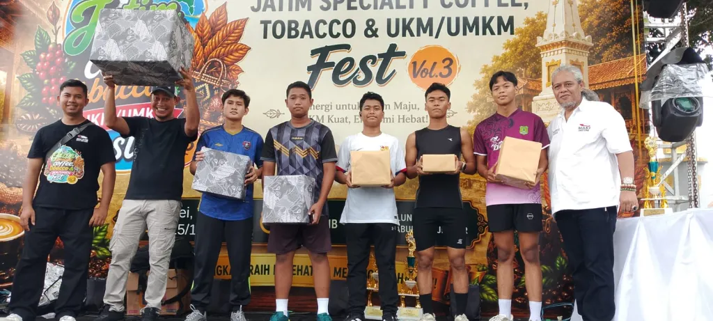 Ribuan Warga Semarakkan Jember Fun Run 5K di Tengah Gerimis, UMKM dan Kopi Lokal Jadi Magnet Festival