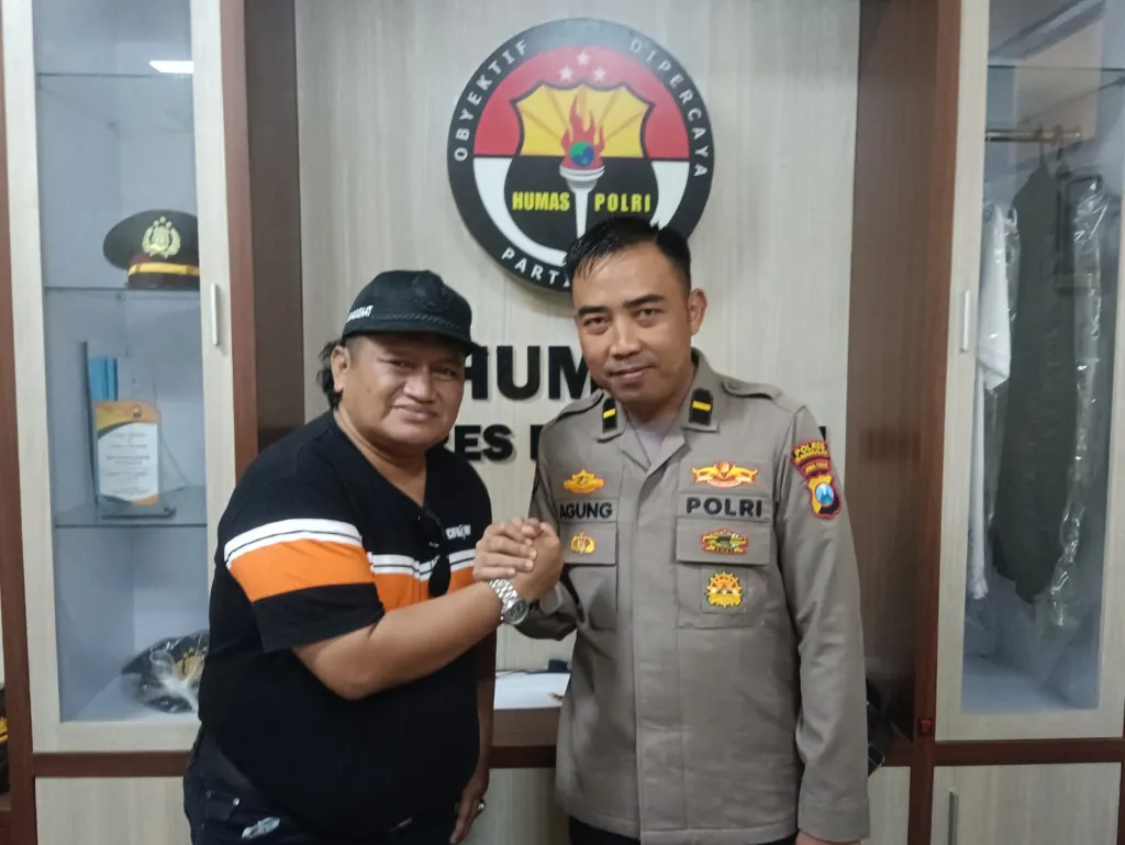 *Penasehat KWI Abah Samsul Arifin Jalin Sinergitas dan Pererat Silaturahmi dengan Kasi Humas Polres Bangkalan*