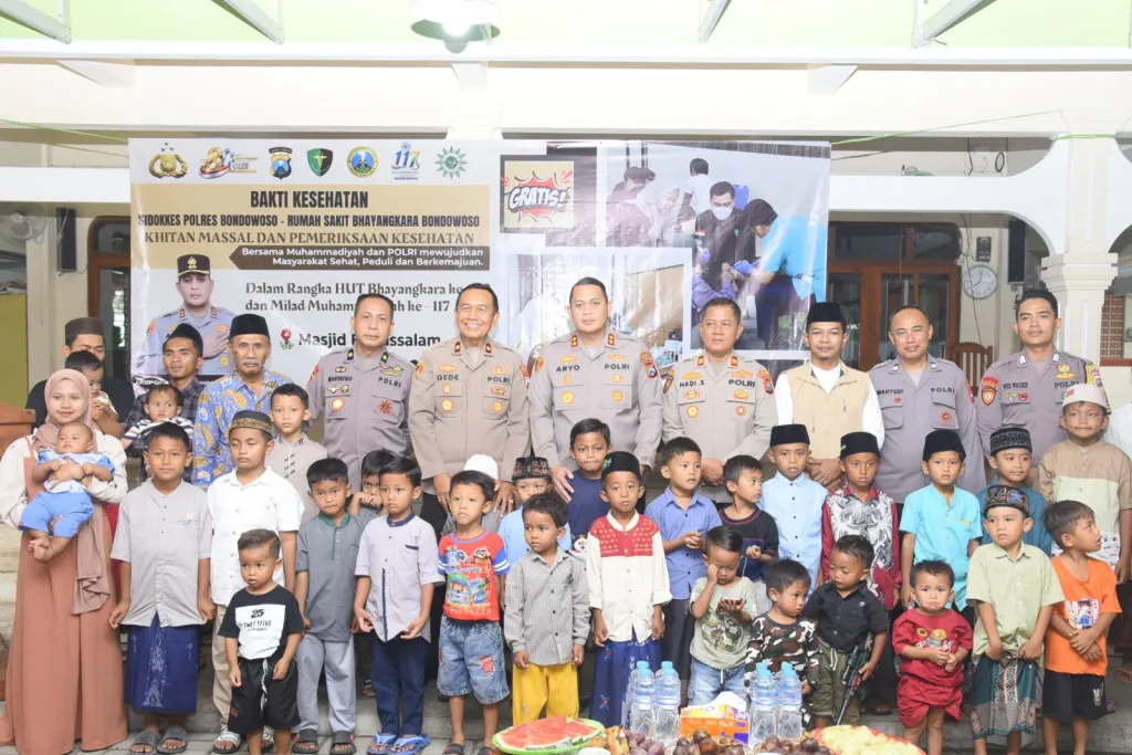 80 Anak Ikuti Khitan Massal Polres Bondowoso, Simbol Delapan Dekade Pengabdian Polri