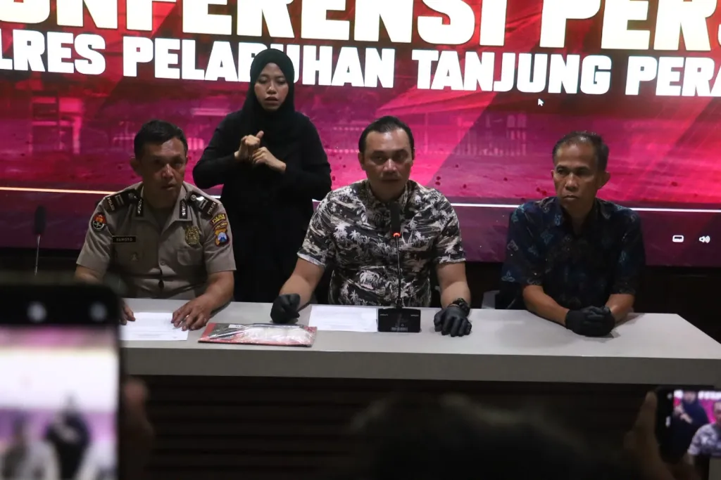 Polres Pelabuhan Tanjungperak Bongkar Jaringan Narkoba Amankan Dua Tersangka dan 292,93 Gram Sabu