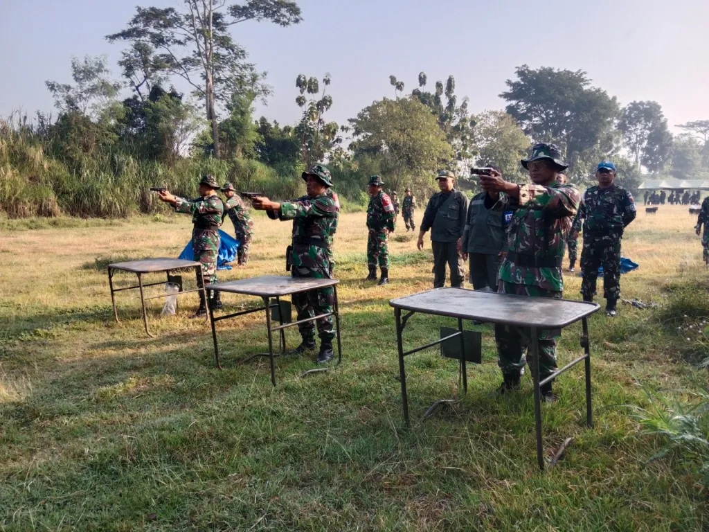 Personel Jajaran Kodim 0808/Blitar Gelar Latihan Menembak Senjata Ringan Semester I