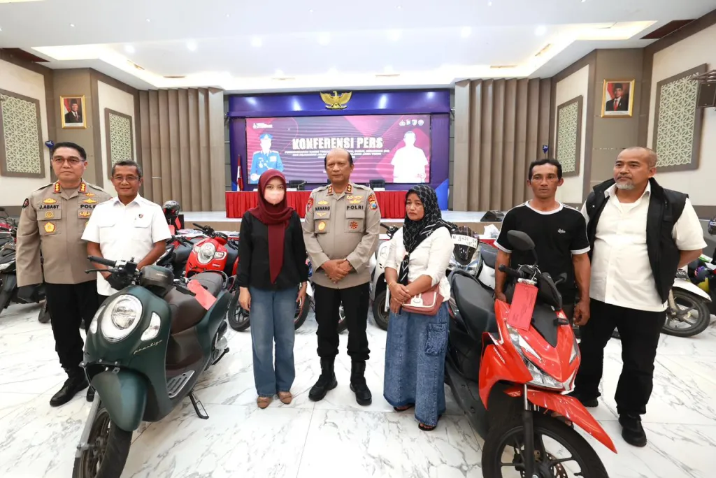 *Polda Jatim Kembalikan Motor Korban Curanmor dan Begal Tanpa Biaya*