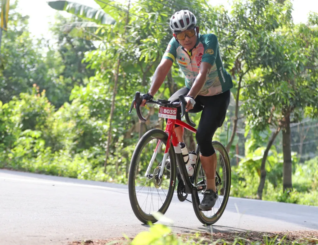 Bromo KOM 2026: Seribu Cyclist dari 14 Negara Taklukkan Tanjakan Legendaris Bromo