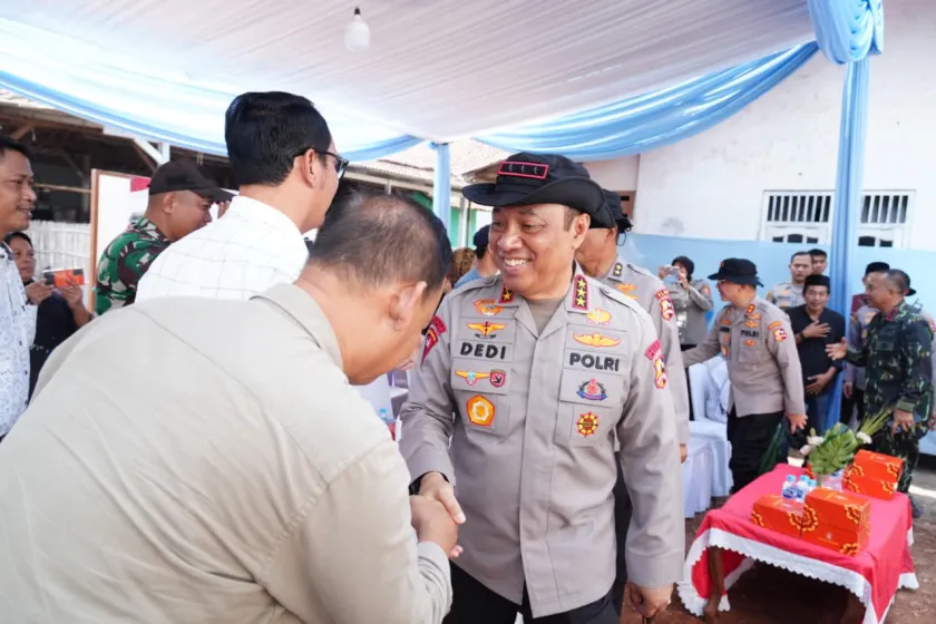 Sambut Hari Bhayangkara ke-80, Polri Bedah 80 Rumah Layak Huni, Bapak Usin (85) Kini Miliki Rumah Baru Berpanel Surya