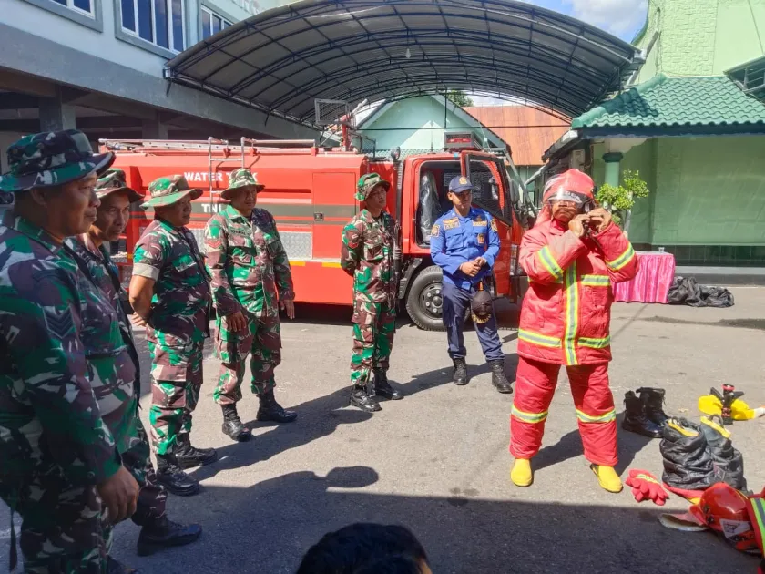 Sinergi Kodim 0808/Blitar Dan Damkar Kota Blitar Gelar Pelatihan Pengoperasian Truk Serta Mitigasi Kebakaran