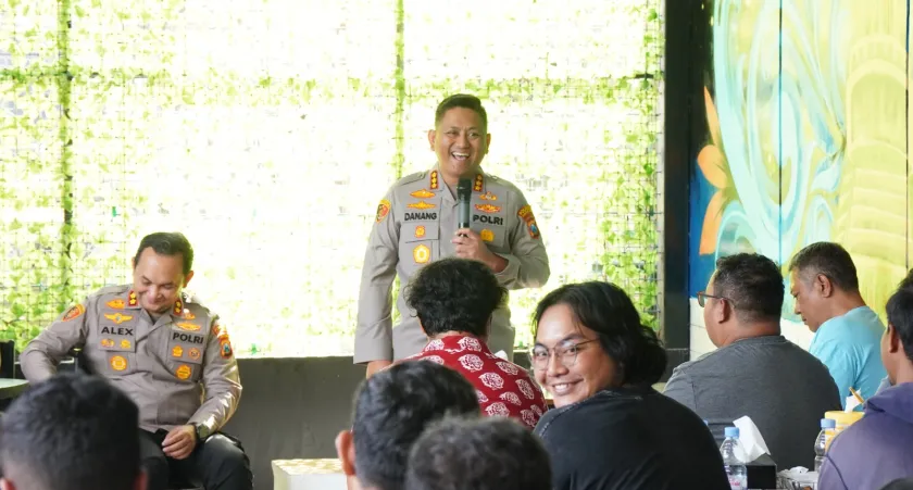 Kapolresta Malang Kota Ajak Media dan Suporter Jaga Kamtibmas,  Aremania Bonek Rawat Kedamaian Sepak Bola