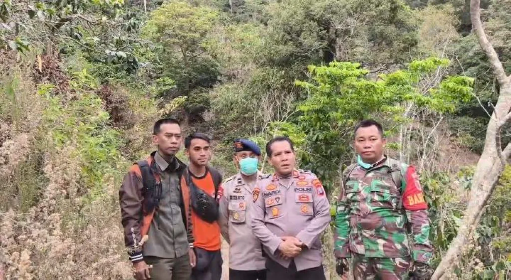 Patroli Karhutla TNI Polri Bondowoso Gandeng BPBD dan Perhutani di Lereng Gunung Argopuro