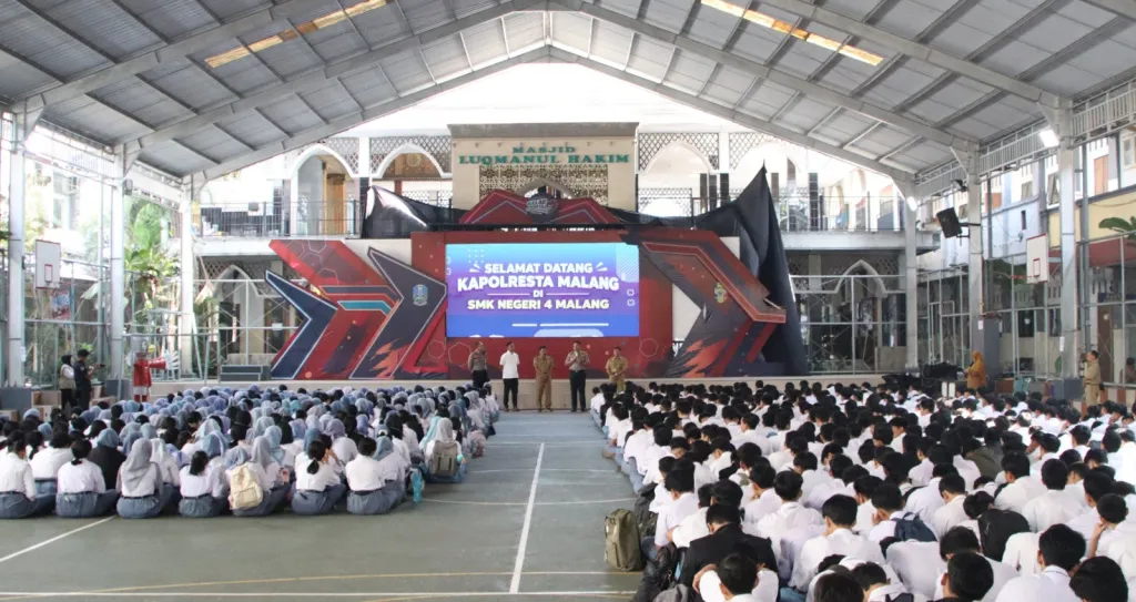 Bentuk Karakter Taat Hukum, Polresta Malang Kota Ajak Pelajar Jadi Generasi Emas Tanpa Kekerasan