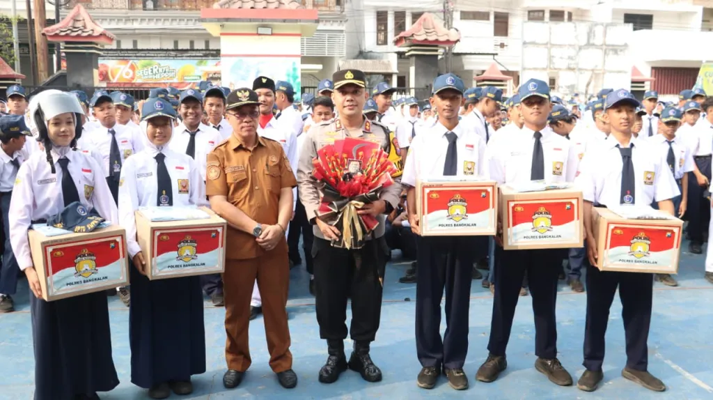 Aksi Nyata Polisi Peduli Pendidikan,  Kapolres Bangkalan Kawal Keselamatan Generasi Muda