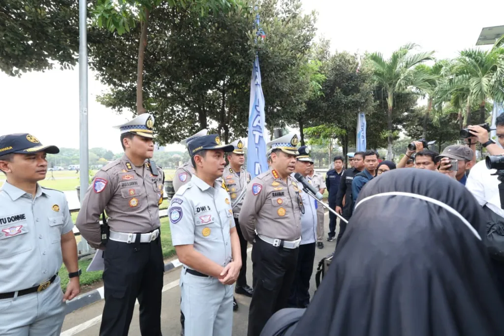 Operasi Patuh Semeru 2026: Polda Jatim Fokus Edukasi Tertib Berkendara Demi Keselamatan di Jalan Raya