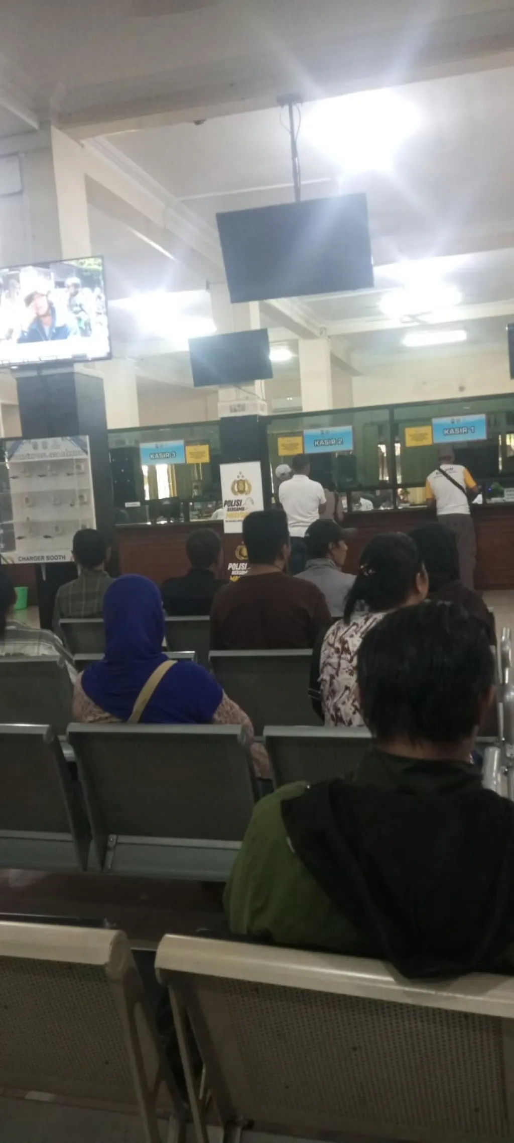 Pelayanan Ramah dan Fast Response Samsat Ketintang Tuai Apresiasi Pengunjung, Wujudkan Layanan Humanis