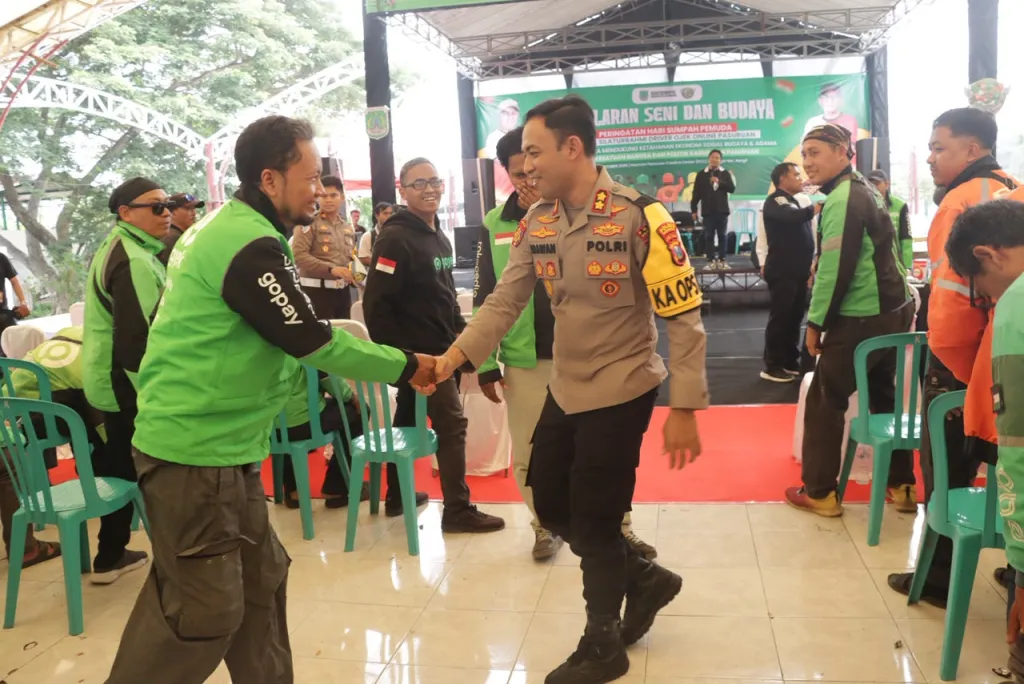 Perkuat Sinergi Polisi Bersama Masyarakat, Polres Pasuruan Gandeng Ratusan Ojol Sukseskan 'Jogo Omah'