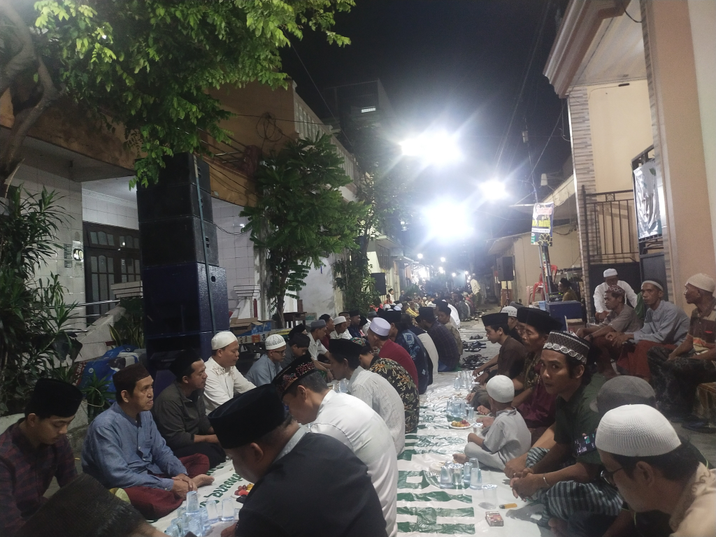 Keluarga Besar KWI Hadiri Tahlil 1000 Hari dan 40 Hari Almarhum Orang Tua Abah Syamsul Arifin di Pecindilan
