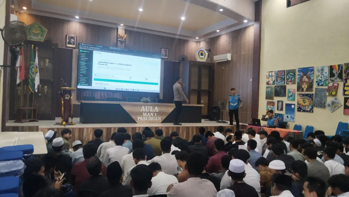 Polres Pasuruan Sosialisasikan Pemanfaatan AI kepada 300 Siswa SMAN 1 Bangil